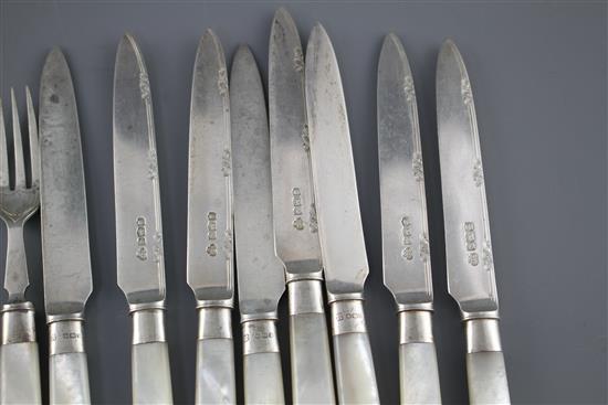 Eight pairs of George V mother of pearl handled silver dessert eaters by Goldsmiths & Silversmiths Co. Ltd, London, 1924,